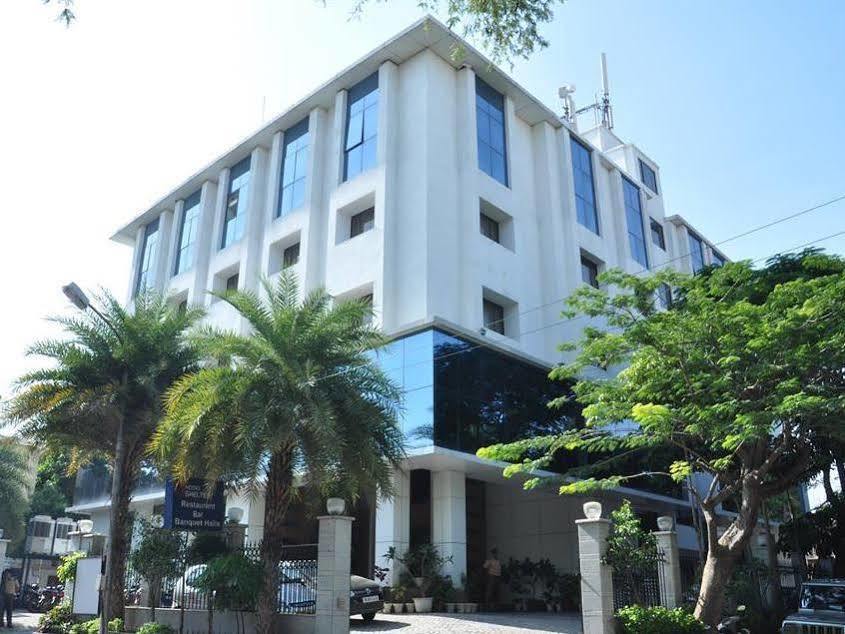 Hotel Shelter Chennai Bagian luar foto